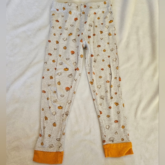 Autumn Pajama Set | Size 5 | Pumpkins | Leaves | Fall | PJs | LC Lauren Conrad - Picture 3 of 7